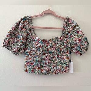 NWT Revolve ASTR  the Label Floral puff sleeve crop size medium